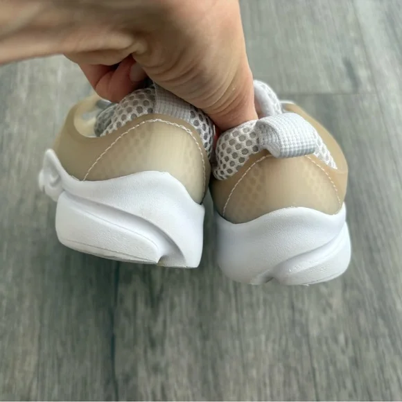 Toddler Nike Sneaker with Elastic Laces 10 - Picture 5 of 6